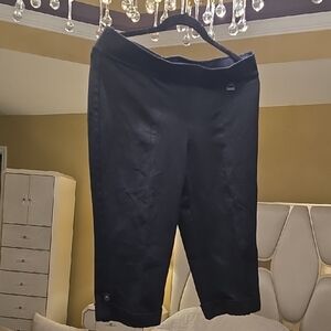Peter Nygard Slims Elegant Black Women's Bermudas